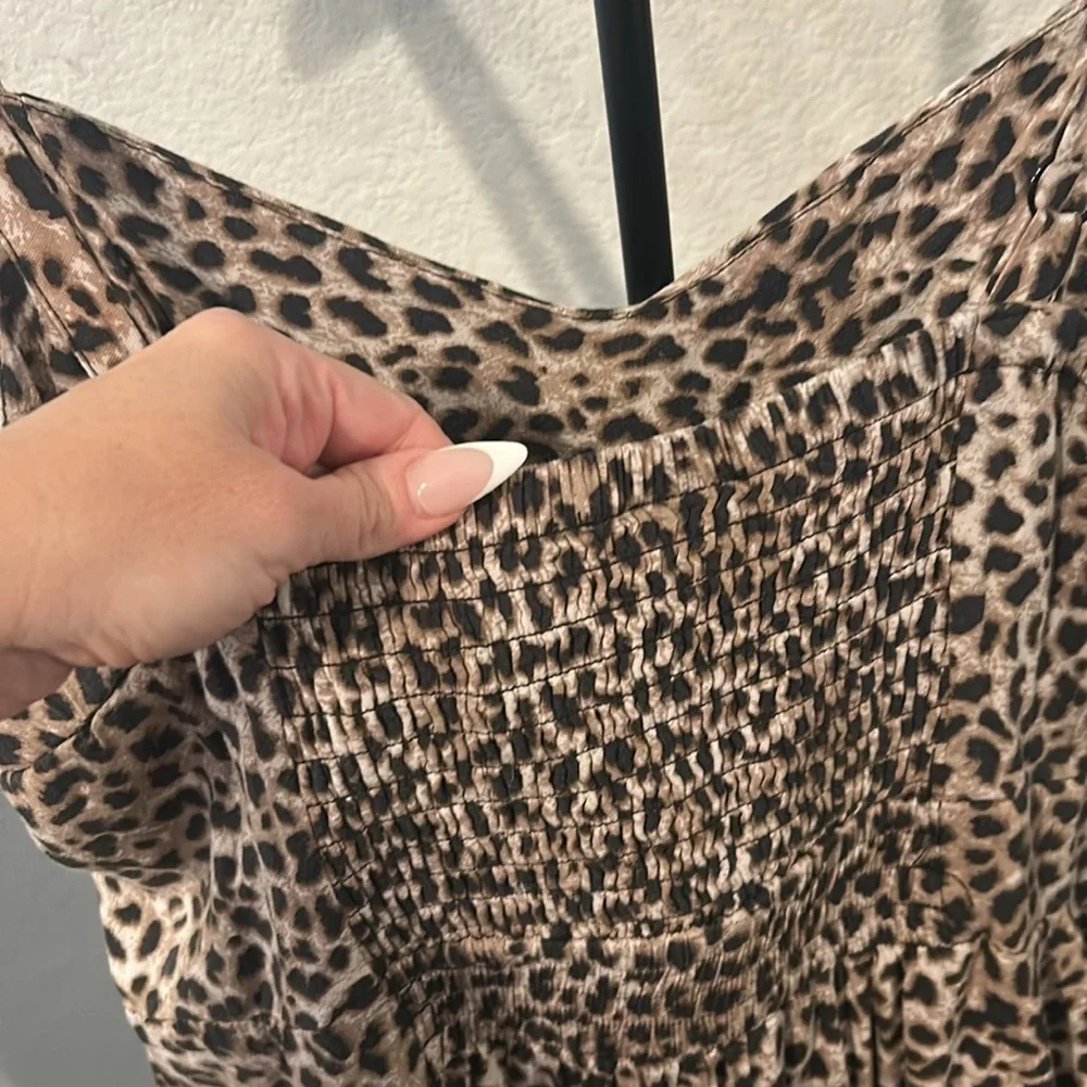 Torrid Animal Print cropped wide leg pant jumper. Size 1x - Picture 5 of 5